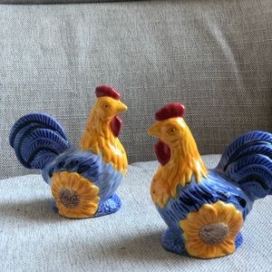 Vintage look Salt & Pepper Shakers - Rooster
